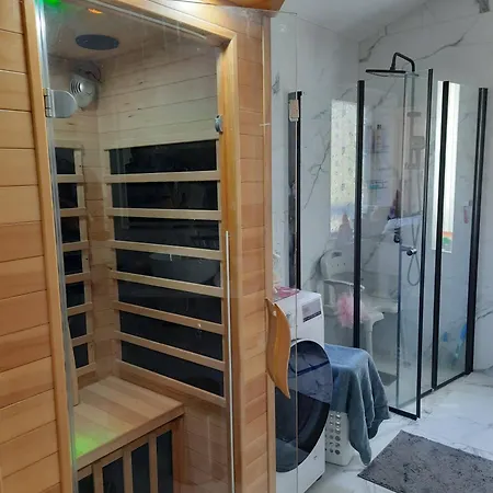 Quarto em Acomodações Particulares In Paradis